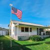 25 ft Al Flag Pole w/ US Flag and Ball